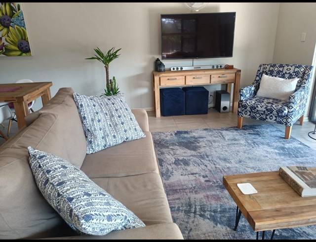 2 BEDROOM TOWNHOUSE FOR SALE IN SIMBITHI ECO ESTATE
